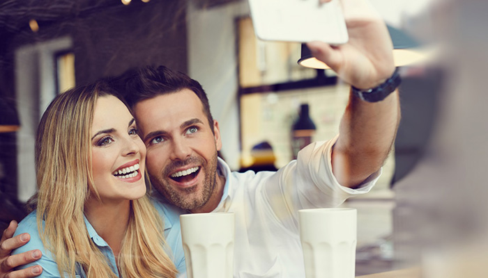 Aligners and Lifestyle: Balancing Treatment with Work, Social, and Travel at Aligner Kings